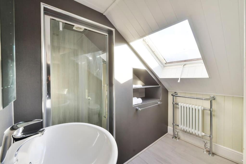 George Iv Bridge - Superbly Located 3 Bedroom! Edimburgo